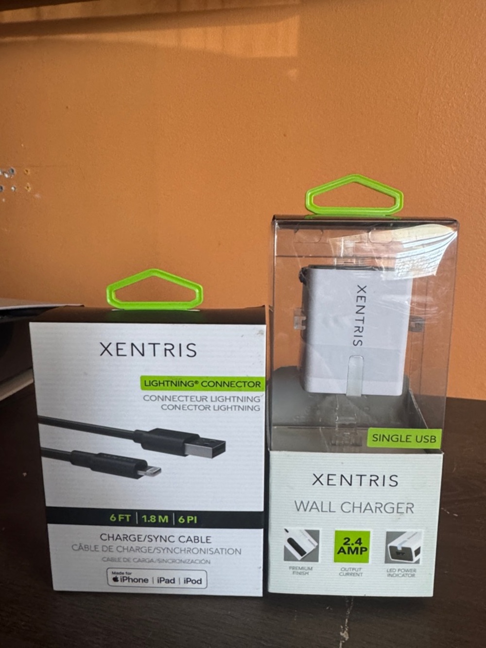 XENTRIS Lightning Charge/Sync Cable & Wall Charger - White with Green Accents